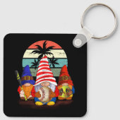 Drie Baseball Gnomen Softball Gnome Grappige Sport Sleutelhanger (Achterkant)