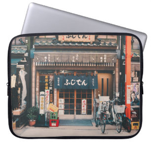 DRIE BICYCLES DIE VOOR DE BOUW WORDEN GEDEELD LAPTOP SLEEVE