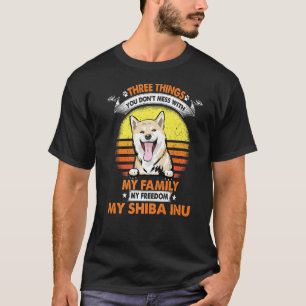 Drie dingen die je niet knoeit met Shiba Inu grapp T-shirt