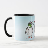Drie feestelijke kerstpinguïns met aangepaste naam mok (Links)