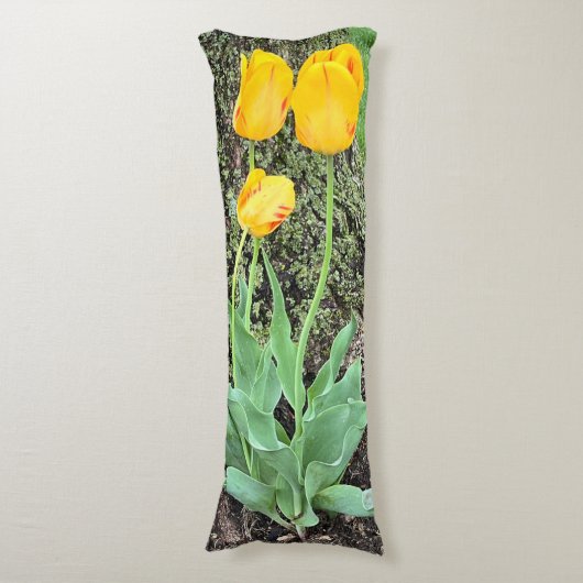 Drie gele tulpen / lichaamskussen (Voorkant Verticaal)