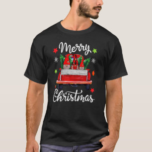 Drie Gnomes Red Truck Funny Merry kerstboom_ T-shirt