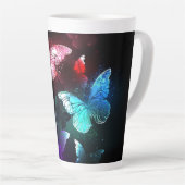 Drie golvende Butterflies op nachtachtergrond Latte Mok (Rechterhoek)