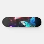 Drie golvende Butterflies op nachtachtergrond Skateboard (Horizontaal)