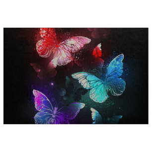 Drie golvende Butterflies op nachtachtergrond Stof