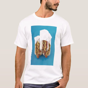 Drie hotdogs in bundels t-shirt