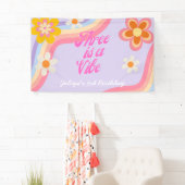 Drie is een vibe Retro Rainbow 3e verjaardag Spandoek (Insitu)