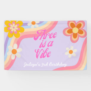 Drie is een vibe Retro Rainbow 3e verjaardag Spandoek