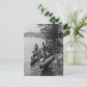 Drie jagers met kano's op de kust briefkaart (Staand voorkant)