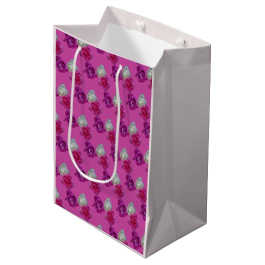 Drie kleuren Rozen Patroon Gift Bag Medium Cadeauzakje (Voorkant Gekanteld)