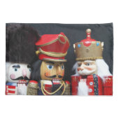 Drie nootmuskers op donkere achtergrond kussensloop (Achterkant)