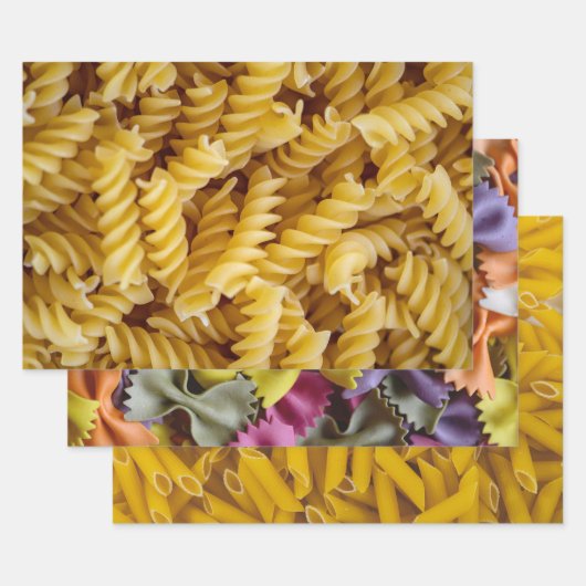 Drie Pasta foto's Penne Fusilli Farfalle Inpakpapier Vel (Set)