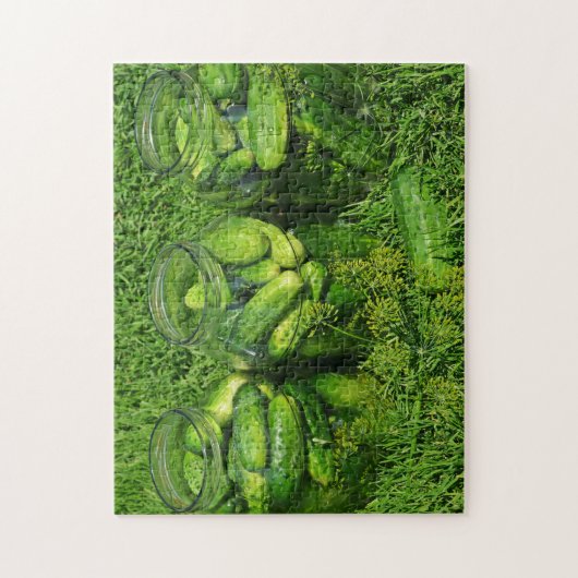 Drie potten komkommers en Dill op gras Legpuzzel (Verticaal)