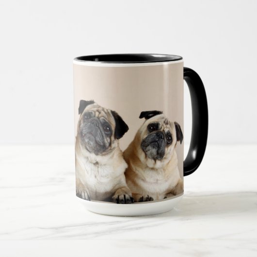 Drie pugs in rij mok (Voorkant rechts)