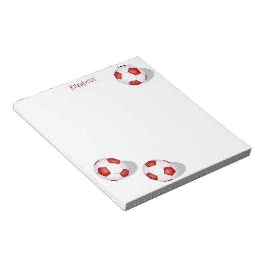 Drie rood witte voetballen gepersonaliseerd notitieblok (Schuin)