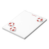 Drie rood witte voetballen gepersonaliseerd notitieblok (Gedraaid)