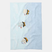 Drie schepen varen op het Rolling Zee Nautical Theedoek (Verticaal)