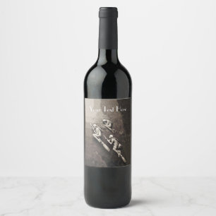 Drie Witte Witches vliegen op Brooms op Browns Wijn Etiket