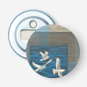 Drie witte zeegarren die over het water vliegen button flesopener