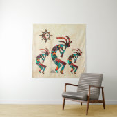 Drie Zuidwest Kokopelli Tapestry Wandkleed (In situ)