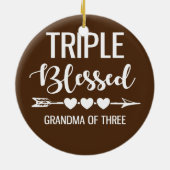 Driedubbele kleinmoeder van drie kleinkinderen keramisch ornament (Achterkant)