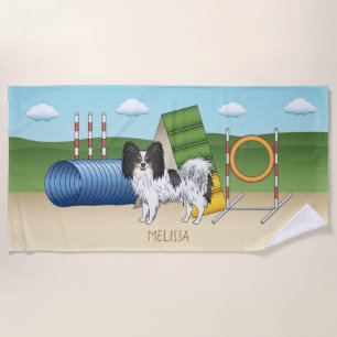 Driekleurige Papillon Agility Hond Met Aangepaste Strandlaken