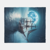 Drifting Ghost Ship onder volle maan Fleece Deken (Voorkant (Horizontaal))