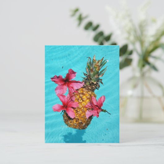 Drijvende ananas en Hibiscus Briefkaart (Staand voorkant)