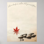 Drijvende Maple Leaf Zen Pond Poster (Voorkant)