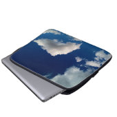 Drijvende wolken laptop sleeve (Voorkant onderkant)