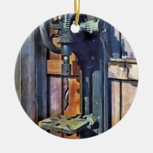 Drill Press in Shop Keramisch Ornament