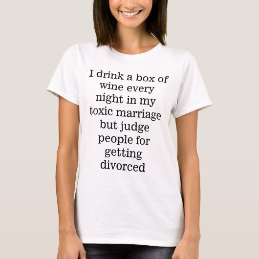 Drink Boxed Wine T-shirt (Voorkant)