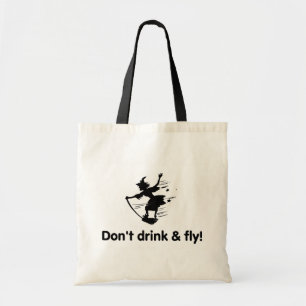 Drink en vliegende heks tote bag