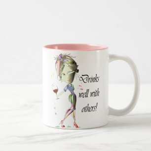 Drink goed met anderen, grappige wijnkunst tweekleurige koffiemok