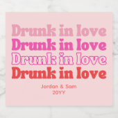 Drink in Love Bachelorette Party Retro Pink Sparkling Wijnetiket (Enkel label)