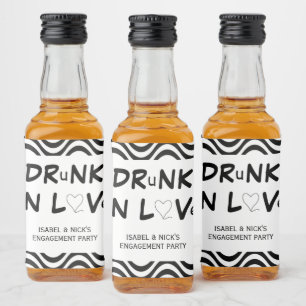 Drink in Love Engagement Party Black en White Likeurfles Etiket