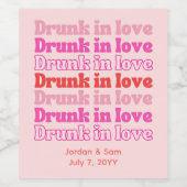 Drink in Love Retro Pink Wedding Favor Wijn Etiket (Enkel label)