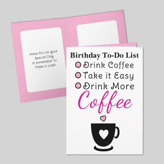 Drink meer koffie wit roze verjaardag kaart