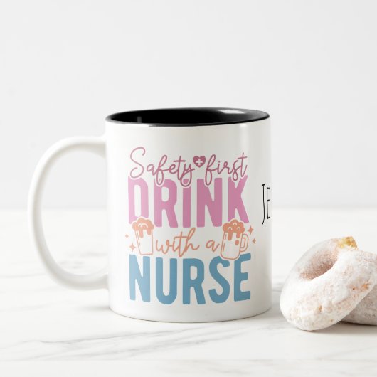 Drink met een Verpleegster Custom Name Coffee Mok (Met donut)