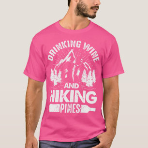 Drink Wijn en Wandeldennen Funny Outdoor Campi T-shirt