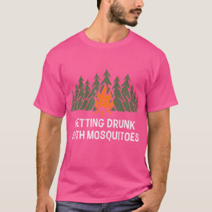 Drink worden met muggen om bieromlaag C te kampere T-shirt