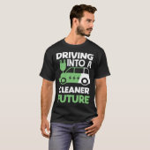Driving into a cleaner future Electric Vehicle EV T-shirt (Voorkant volledig)