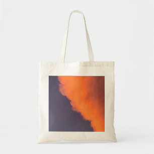 Droge, magische wolken in droomachtige, magische k tote bag