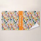 Drôle Cartoon Collage Chats Moderne Orange Monogra (Serviette de bain)