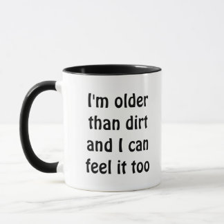 drôle d'anniversaire vieux plus vieux que la tasse