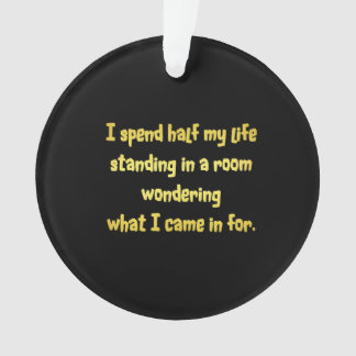 Drôle debout dans une blague de chambre