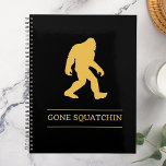 Drôle gros pied est parti squatchin Sasquatch<br><div class="desc">Un cadeau amusant pour n'importe qui. Pour changer la couleur du pied de lit,  appuyez simplement sur le bouton customiser et choisissez n'importe quelle couleur.</div>