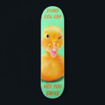 Drôle skateboard Happy Duck Custom Texte et couleu<br><div class="desc">Drôle skateboard avec Canard Jouer Wink Joyeux dessin et texte de dessin de dessin et de sourire - ou Choisissez / Ajouter votre unique texte / police / couleur - Faites votre cadeau de skateboard spécial - Redimensionnez et déplacez ou supprimez et ajoutez des éléments / image avec l'outil de...</div>