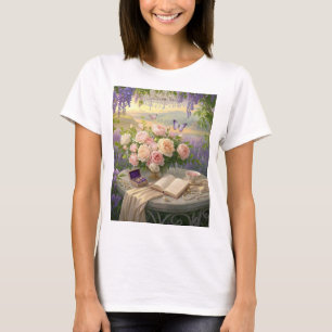 Dromerig Bloemenheiligdom badend gouden uur licht T-shirt