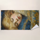 Dromerig slapend kind in bloemenquilt strandlaken (Voorkant)